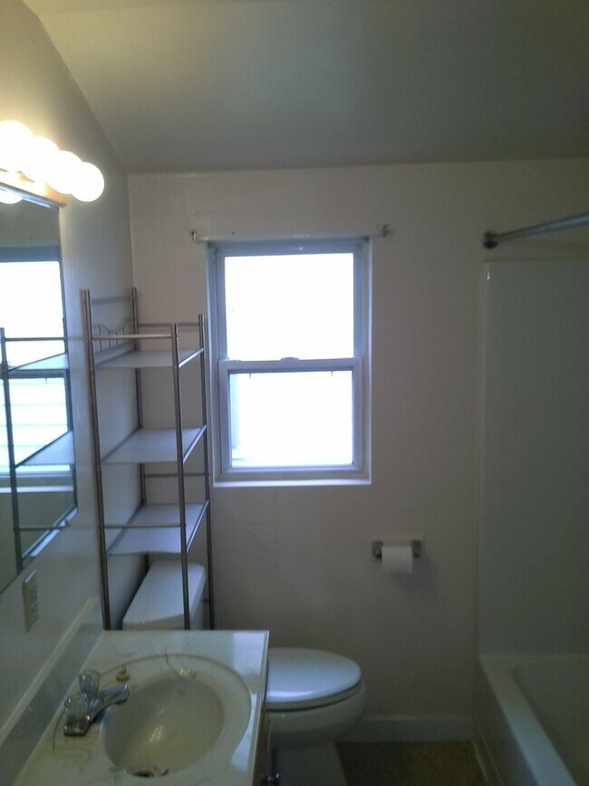 Foto del edificio - 223 E Park St