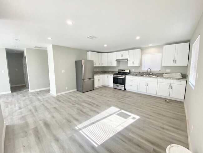 Foto del edificio - 748 Hawthorne Pl