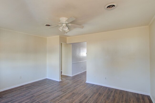 Building Photo - Very Nice Duplex Unit, Indian River