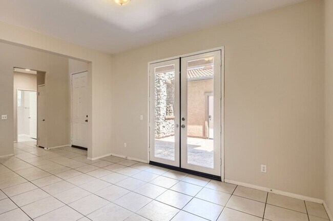 Foto del edificio - 307 Monument Pkwy, Perris, CA, 92570