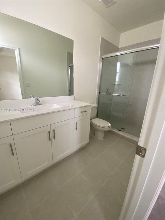 Foto del edificio - 3428 W 113th St