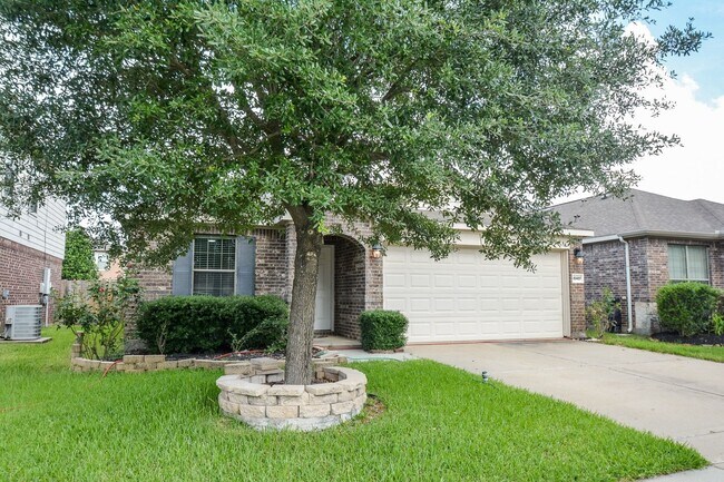Foto del edificio - 15407 Key Crest Ln
