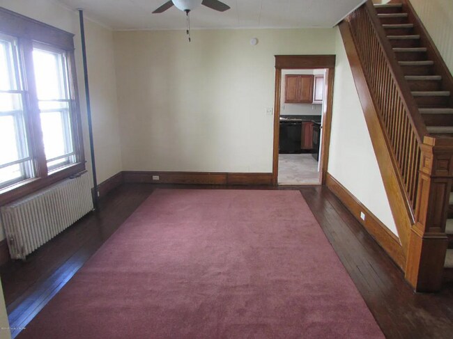 Building Photo - 115 Poplar St