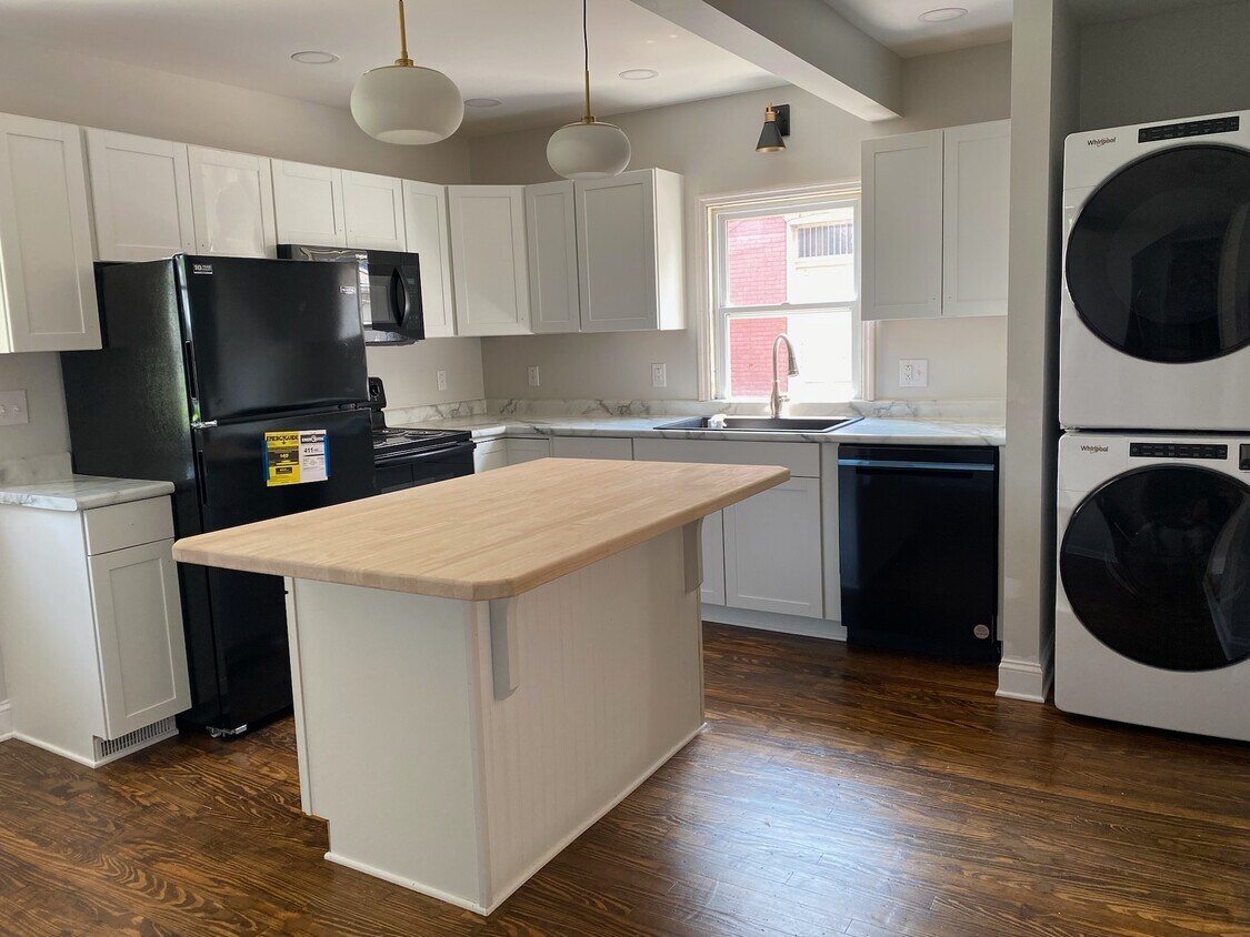 Foto principal - 100 N Washington St