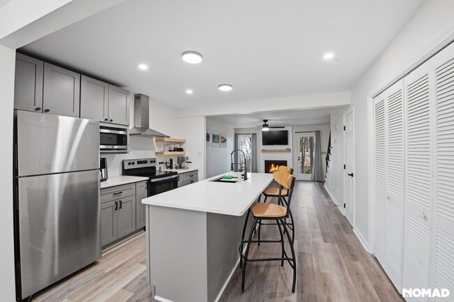 Building Photo - 533 Oak Run Dr