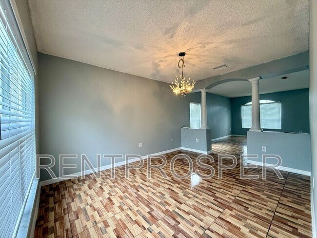 Foto del edificio - 677 Elbridge Dr