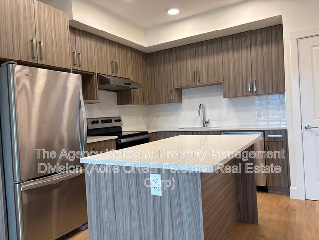 Photo du bâtiment - 1036 Coronation Ave