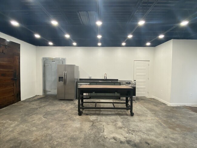 Foto del edificio - 915 N Waldrip St