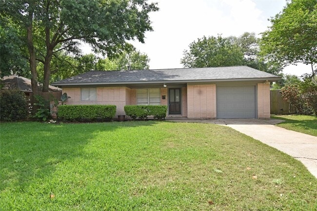Building Photo - 2614 Willowby Dr