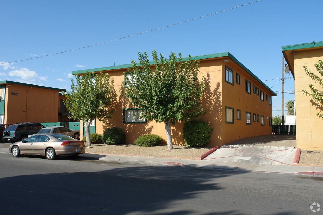 Foto del edificio - 2425 St George St