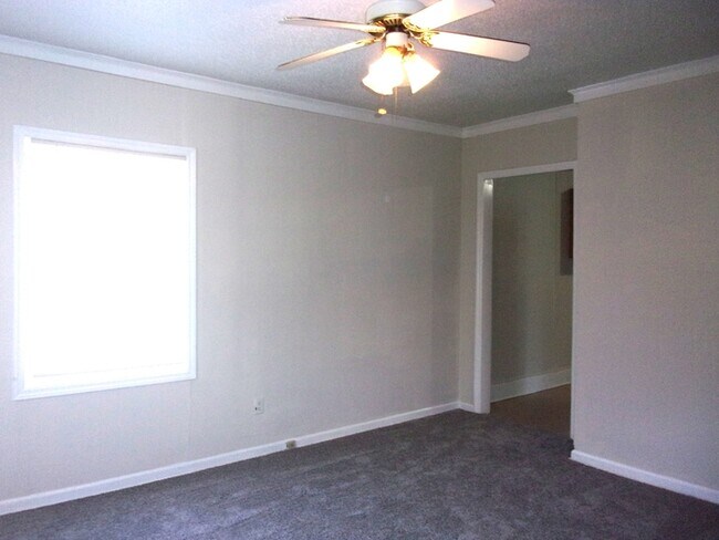 Foto del edificio - 526 Leslie St