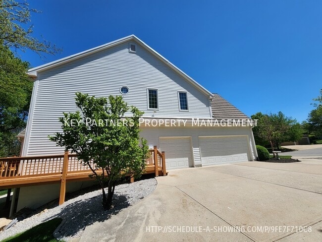 Building Photo - 12835 Century St - Perfection!