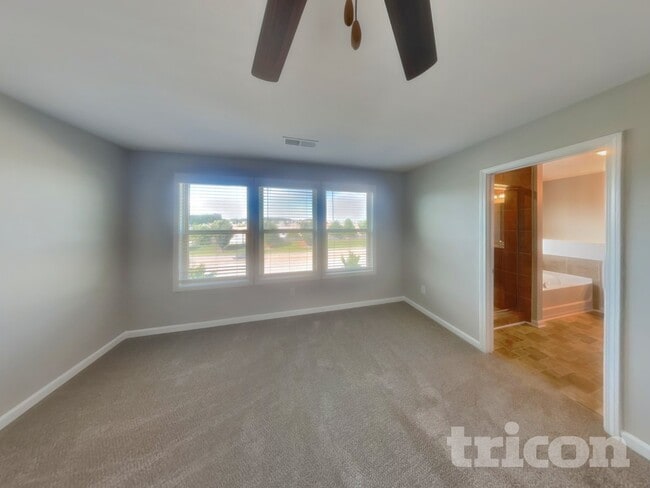 Building Photo - 3380 Baylor Cir