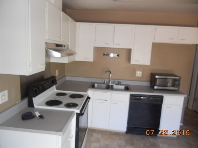 Building Photo - 3360 Delna Dr