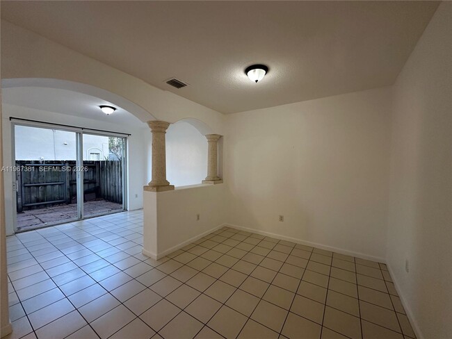 Foto del edificio - 2615 SE 15th Pl