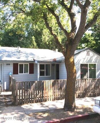 Primary Photo - 209 4th St