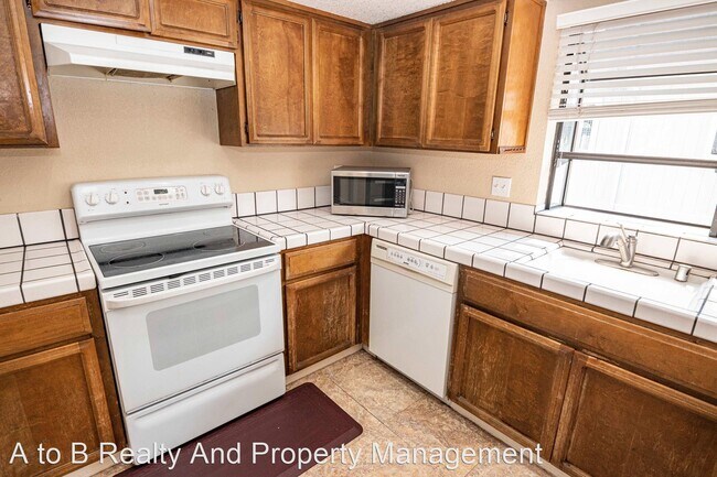 Building Photo - 3 br, 2.5 bath House - 146 Monte Villa Ct