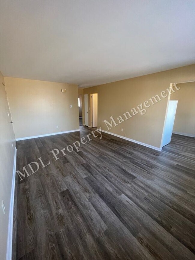 Foto del edificio - 2215 Weiss St