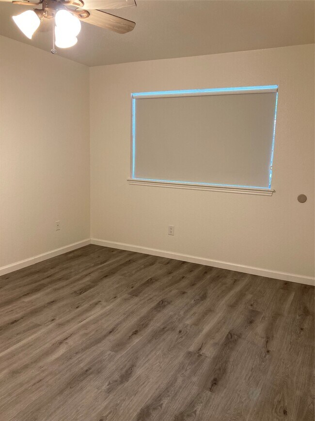 Building Photo - 5008 Rockland Dr