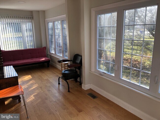 Foto del edificio - 329 Browning Ln