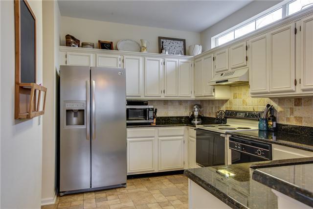 Building Photo - Charming 3 Bedroom Nashville Home with Pristine Hardwood Floors & 3 Full Baths!