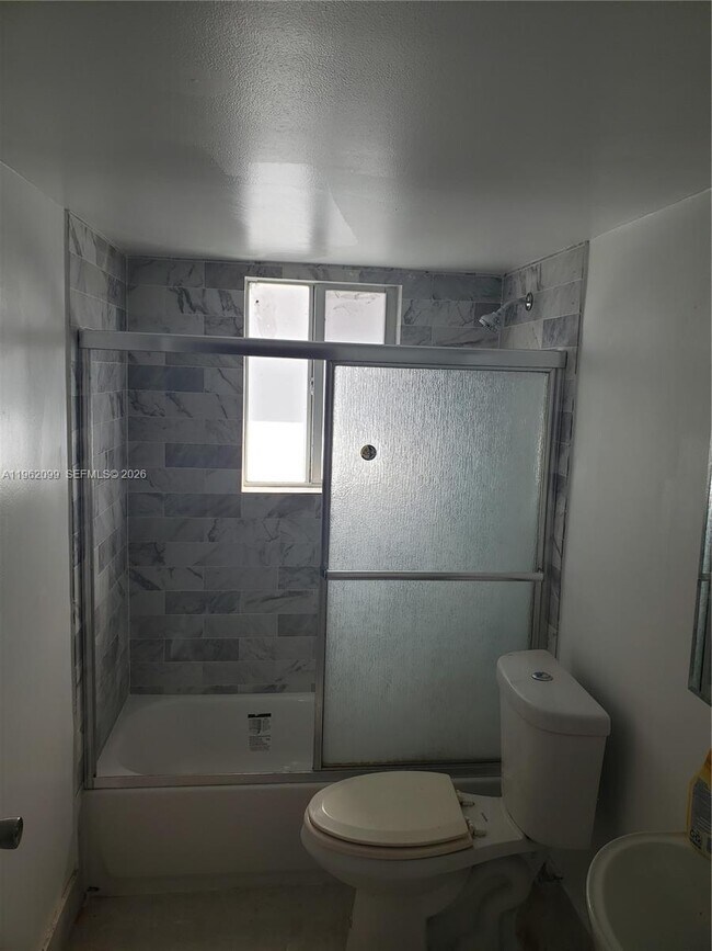 Foto del edificio - 1930 NW 119th St