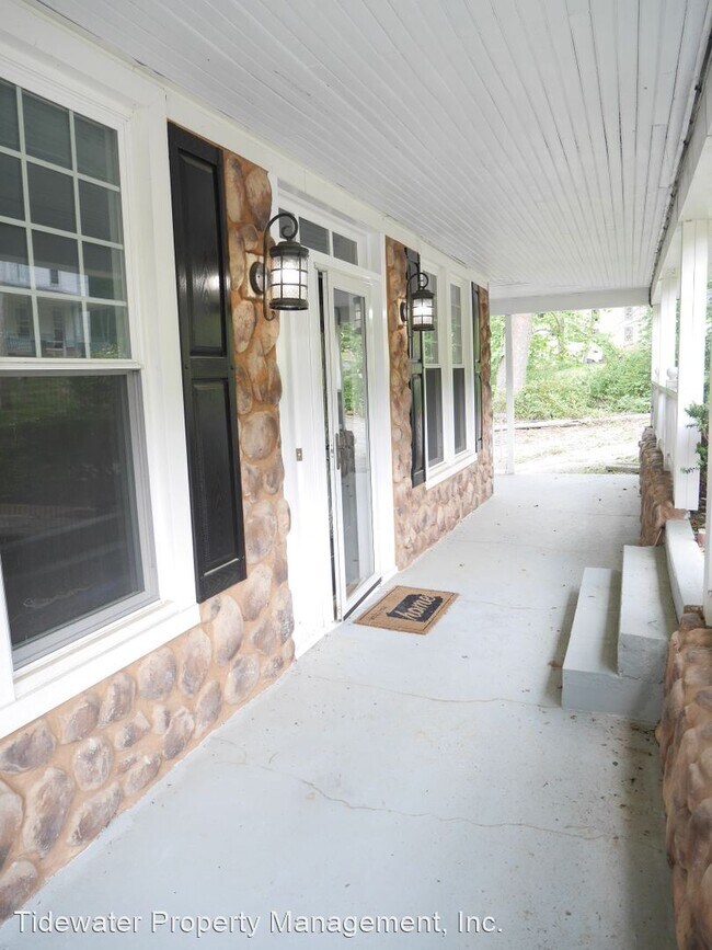 Building Photo - 4 br, 3.5 bath House - 826 Old Manchester Rd
