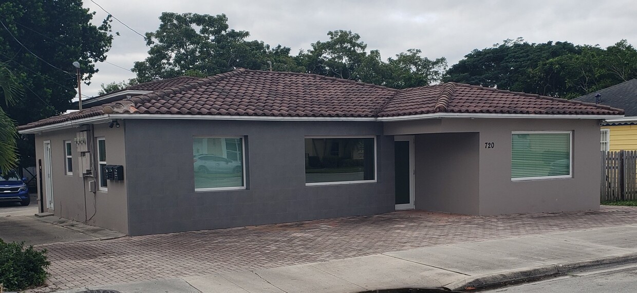 Foto principal - 720 E Atlantic Blvd