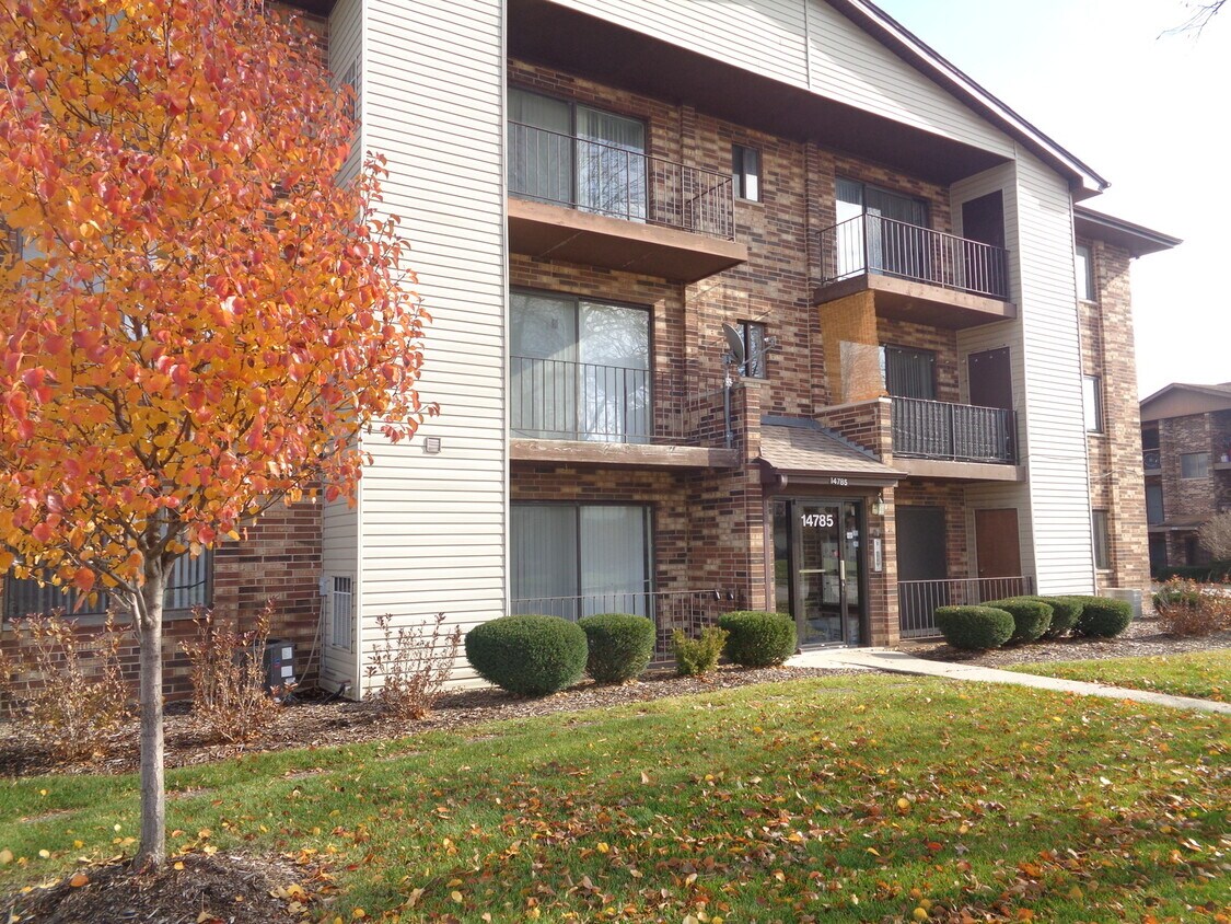 14785 Lake View Dr Unit 201, Orland Park, IL 60462 Condo for Rent in