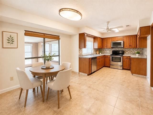 Foto del edificio - 3904 Woodbury Ct