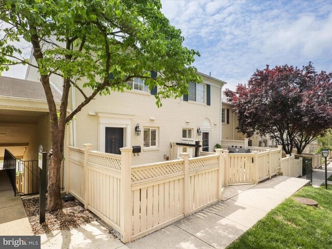 Building Photo - 1407B N Van Dorn St, A