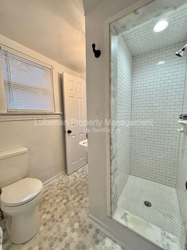 Foto del edificio - 1320 S Westnedge Ave