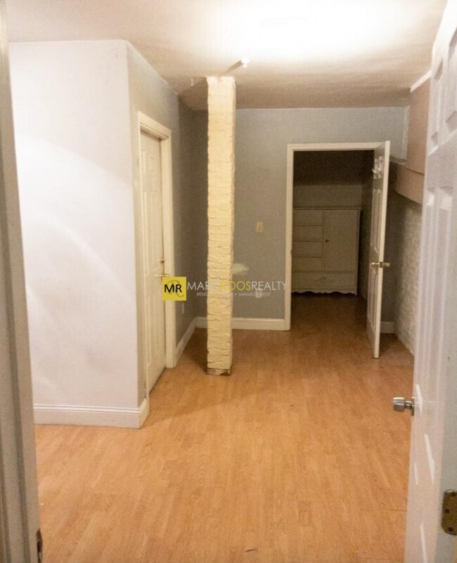 Building Photo - 337 Dorchester St
