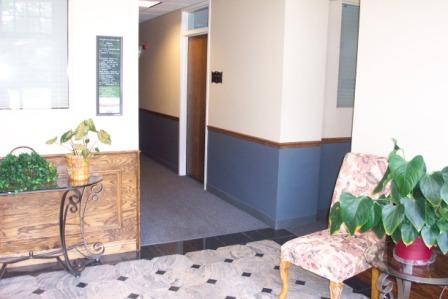 Lobby - 454-462 Winnetka Ave