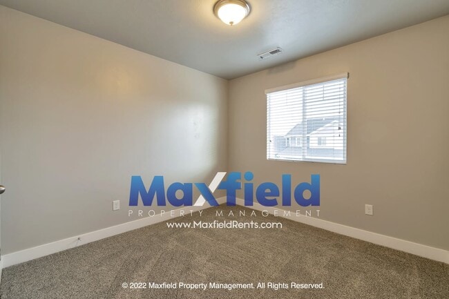Building Photo - 529 Fox Chase Dr