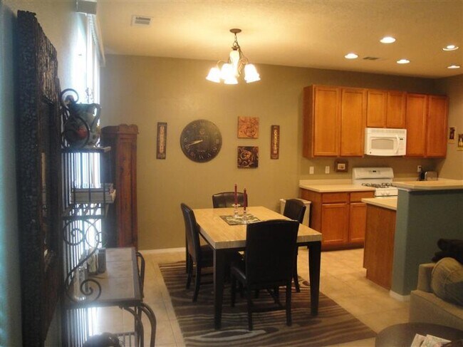 Foto del edificio - 12504 Woodland Ave NE