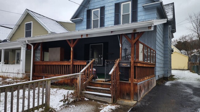 Foto del edificio - 4 Bedroom house in Bradford, PA