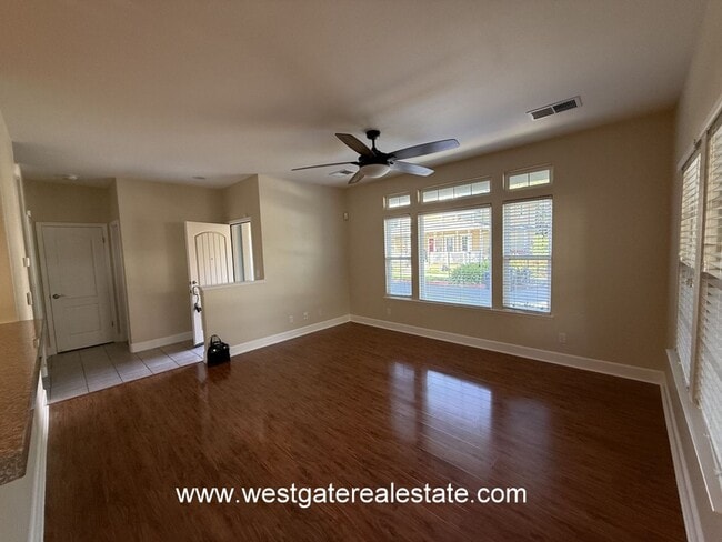 Building Photo - 415 Matteri Cir