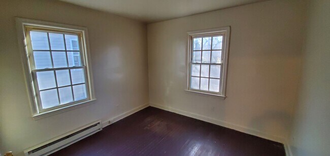 Foto del edificio - 2 Bedroom 1 Bathroom Duplex!