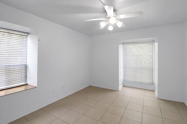 Building Photo - 5929 Queensloch Dr