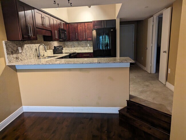 Foto del edificio - 2320 W Azeele St