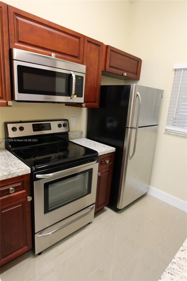 Building Photo - 2871 N Oakland Forest Dr