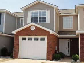 Building Photo - 115 Wakefield Way