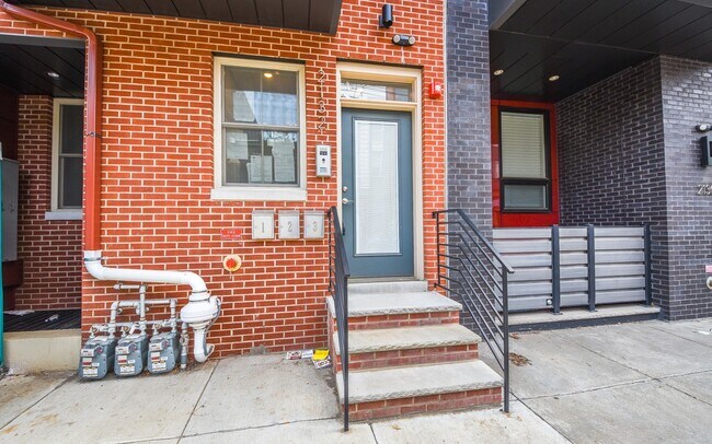 Foto del edificio - 2132 E Sergeant St