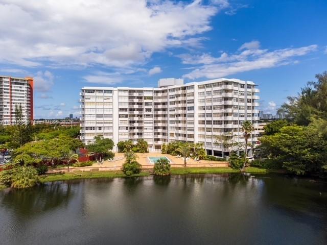 Foto del edificio - 1300 NE Miami Gardens Dr