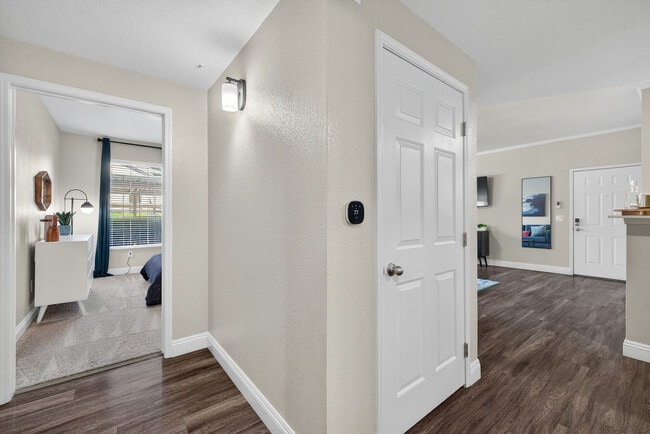 Building Photo - Cobble Oaks