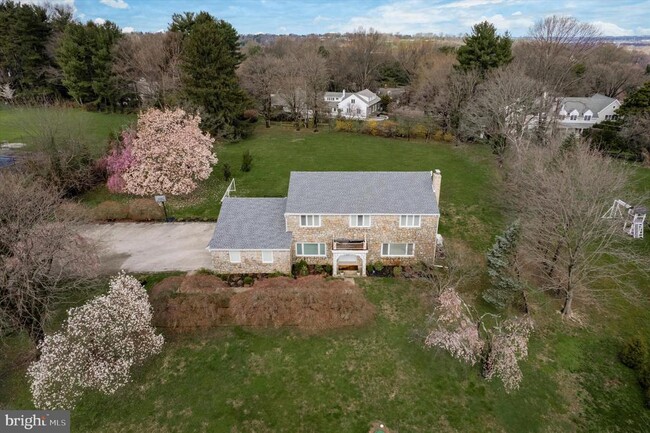 Building Photo - 1530 Briar Hill Rd