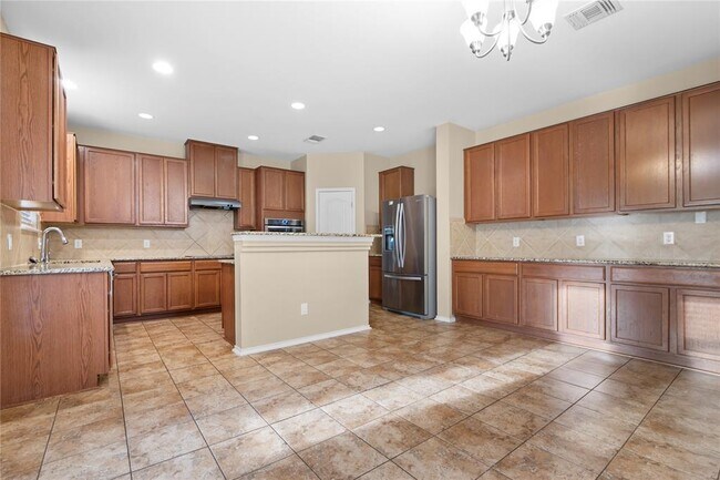 Foto del edificio - 14308 Lake Victor Dr