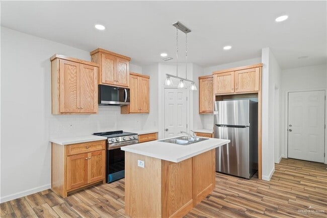 Building Photo - 10 E Viviana St