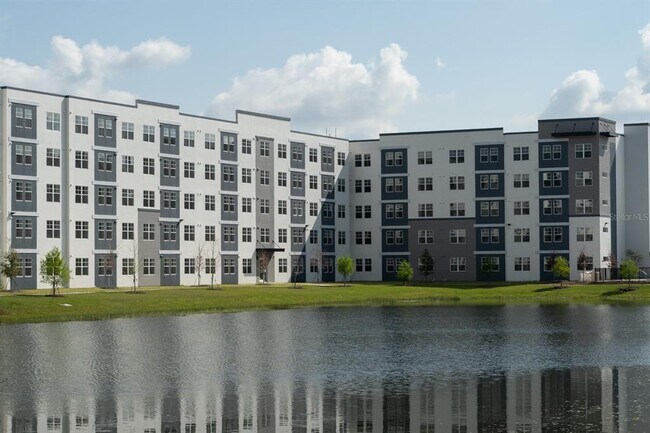 Foto del edificio - 5579 Millenia Park Blvd